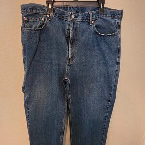 Men's Levi's 500 Relaxed Fit Straight leg denim jeans, size 42"x30".